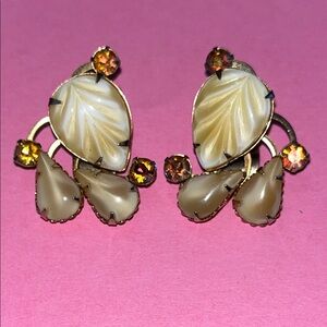 Vintage Beau Jewel Clip On Earrings
